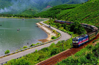 train-vietnam